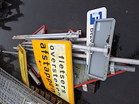 2x pallet o.a. bebording - afbeelding 2 van  8