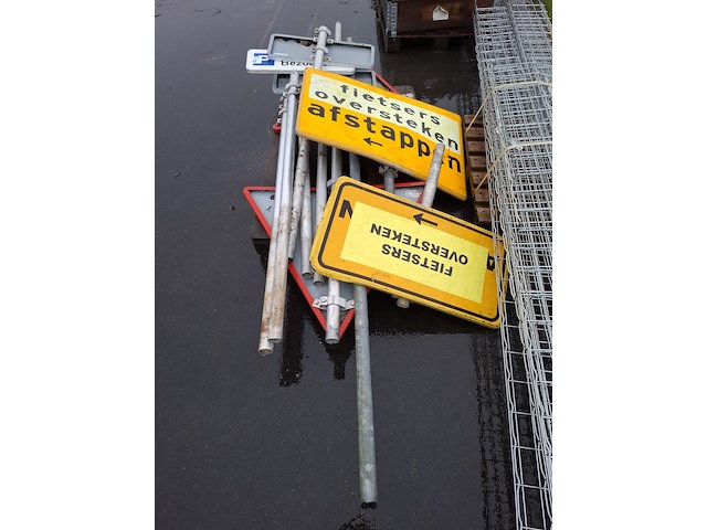 2x pallet o.a. bebording - afbeelding 4 van  8