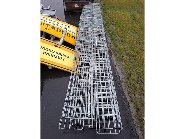 2x pallet o.a. bebording - afbeelding 7 van  8