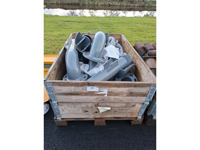 2x pallet o.a. buis met flens, pakkingen - afbeelding 4 van  11