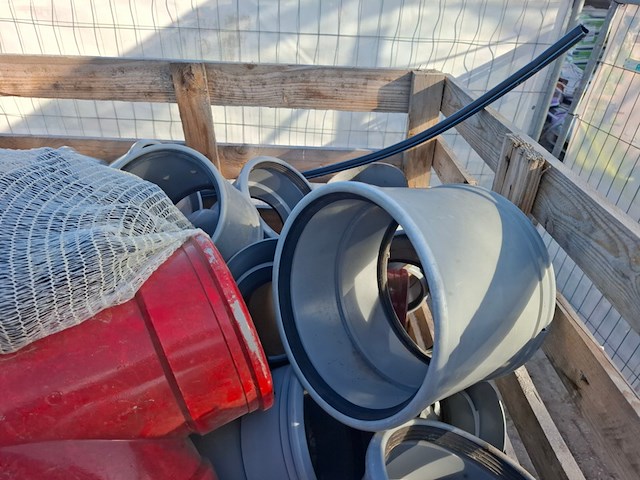 2x palletbox met pvc hulpstukken - afbeelding 8 van  13