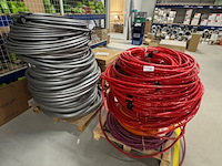 2x pallets meerlagenbuis, rautitan en rautherm, rood en grijs - afbeelding 1 van  4