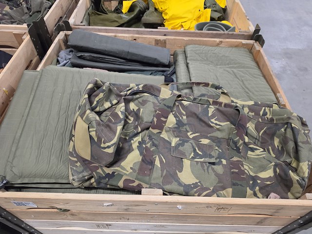 2x partij camouflage kleding en uitrusting, woodland / kpu / kl / falke / profile - afbeelding 5 van  8