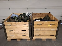 2x partij camouflage kleding en uitrusting, woodland / kpu / kl / falke / profile