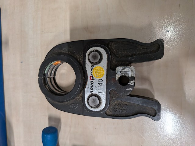2x persbek met afbraamgereedschap, uponor u32, novopress th40 - afbeelding 5 van  7