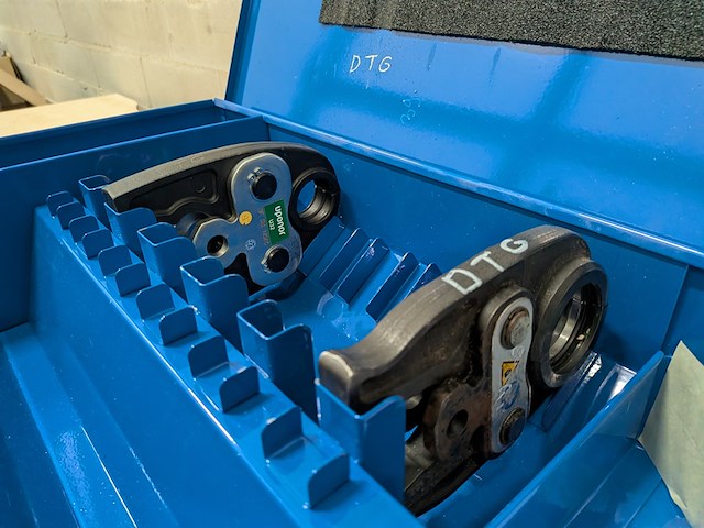 2x persbek met afbraamgereedschap, uponor u32, novopress th40 - afbeelding 6 van  7