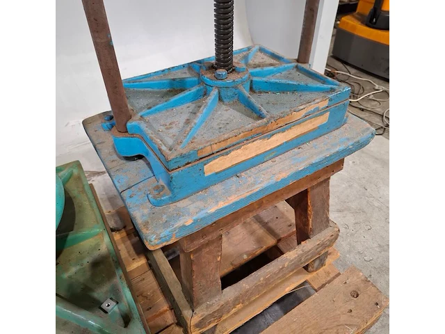 2x persmachine, o.a. krause - afbeelding 9 van  12