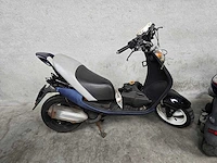 2x peugeot - snorscooter - viva city - 25km uitvoeringen - afbeelding 2 van  14