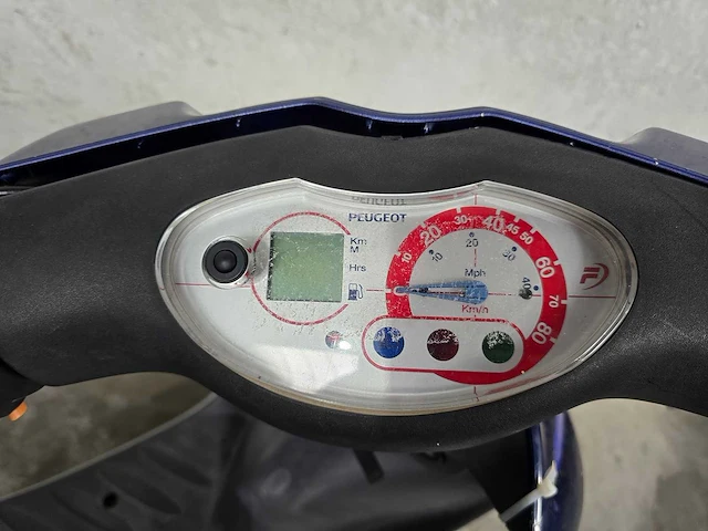2x peugeot - snorscooter - viva city - 25km uitvoeringen - afbeelding 6 van  14