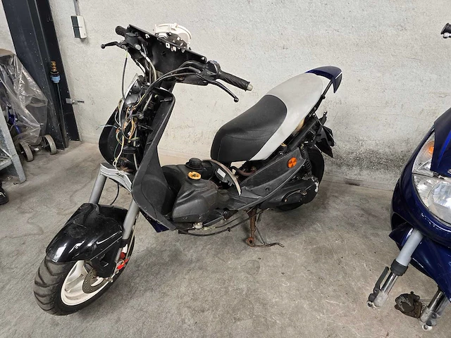 2x peugeot - snorscooter - viva city - 25km uitvoeringen - afbeelding 8 van  14