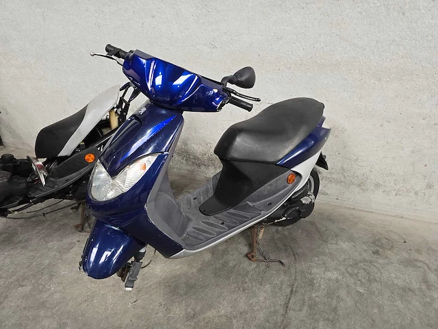 2x peugeot - snorscooter - viva city - 25km uitvoeringen - afbeelding 9 van  14