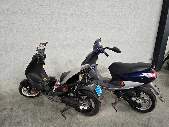 2x peugeot - snorscooter - viva city - 25km uitvoeringen - afbeelding 11 van  14