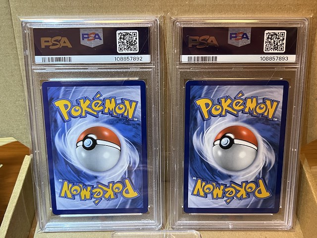 2x pikachu with grey felt hat 085 van gogh psa 10 - pokémon - afbeelding 17 van  24