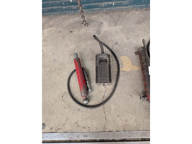 2x pneumatisch gereedschap - afbeelding 2 van  8