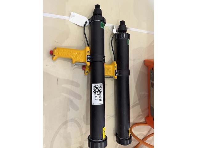 2x pneumatisch kitlijm applicatatoren, sika - afbeelding 1 van  2