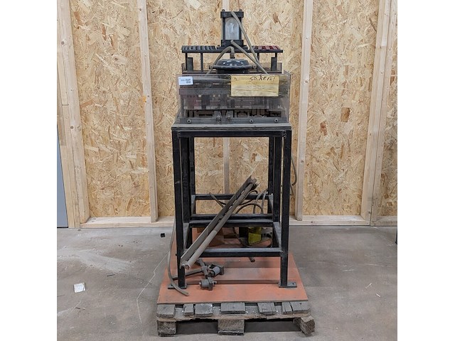 2x pneumatische machine - afbeelding 1 van  10