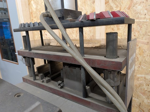 2x pneumatische machine - afbeelding 6 van  10