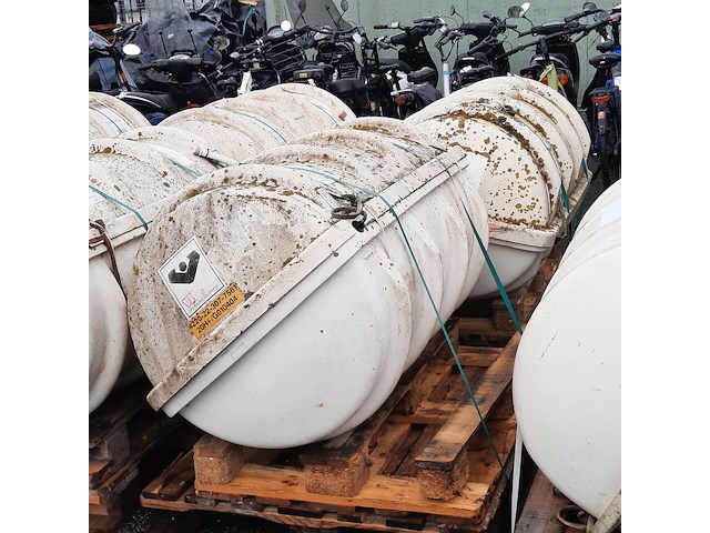 2x reddingsvlot, solas 74/96 - afbeelding 1 van  8