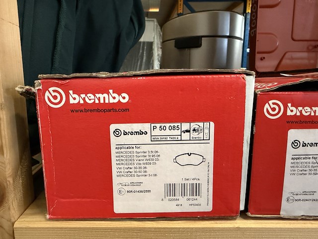 2x remblokken set voor mercedes sprinter/vw crafter, brembo - afbeelding 3 van  4