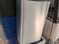 2x rolcontainer met diverse bakken en medische apparatuur - afbeelding 7 van  13