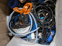 2x rolcontainer met diverse bakken en medische apparatuur - afbeelding 12 van  13