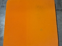 2x rolcontainer met grijs/oranje bankkussens, o.a sateliet - afbeelding 2 van  5