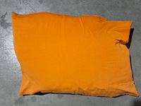 2x rolcontainer met grijs/oranje bankkussens, o.a sateliet - afbeelding 3 van  5