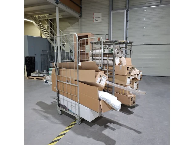 2x rolcontainer met inhoud - afbeelding 12 van  18