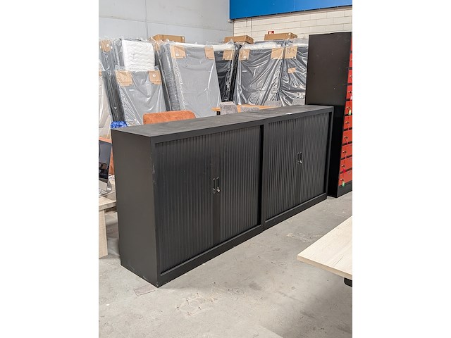 2x roldeurkast, zwart - afbeelding 1 van  9