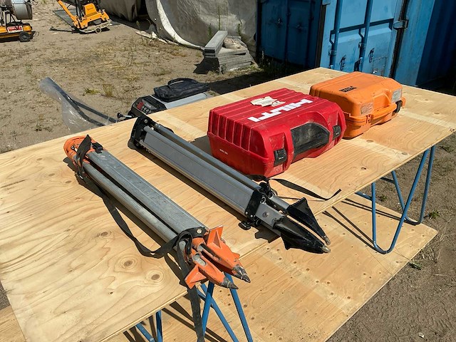 2x rotatielaser: hilti pri 36 & geo-fennel fl200a-n met statieven en toebehoren - afbeelding 3 van  10
