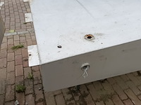 2x rvs tanks met losse materiaal t.b.v. natzoutstrooier, epoke - afbeelding 9 van  14