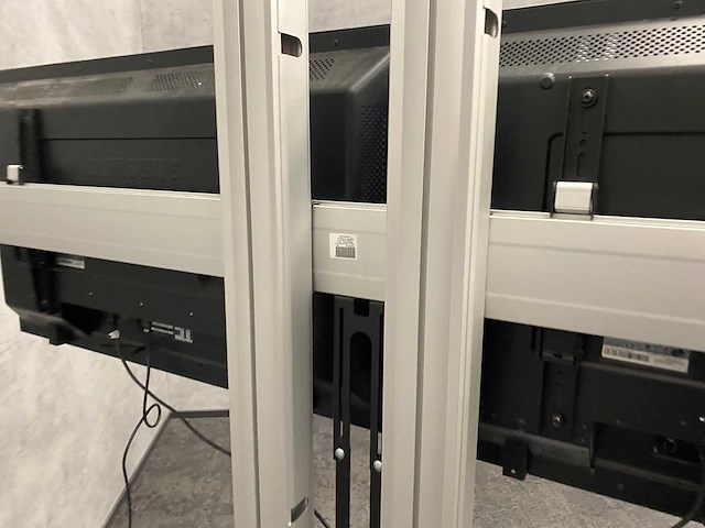 2x samsung 460mx-2 - 46" lcd flat panel display met statief - afbeelding 10 van  22