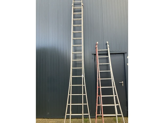 2x schuifladders - afbeelding 1 van  4