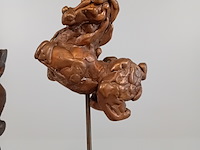 2x sculptuur, mohana van den kroonenberg , carlos i en adriaan ii, 1997, mohana van den kroonenberg , carlos i en adriaan ii, 1997 - afbeelding 2 van  9