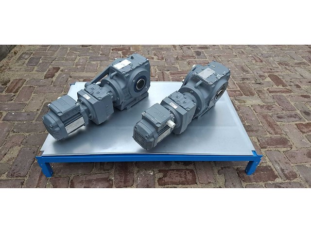 2x sew-eurodrive tandwielmotor, type sa67/t r37 drn63ms4 (2x) - afbeelding 3 van  9