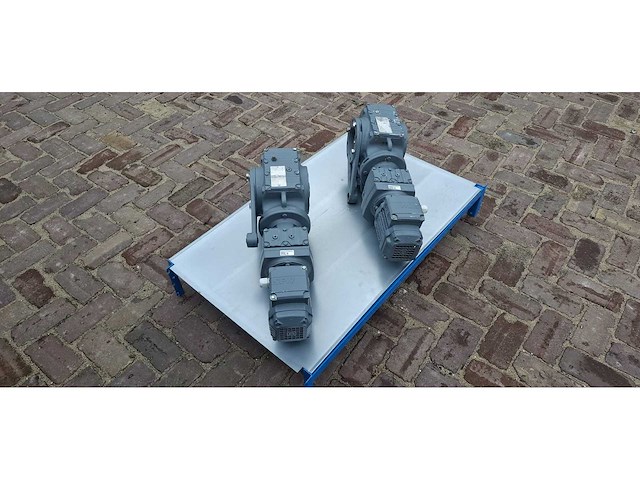 2x sew-eurodrive tandwielmotor, type sa67/t r37 drn63ms4 (2x) - afbeelding 5 van  9