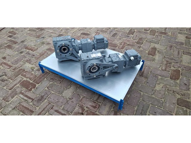 2x sew-eurodrive tandwielmotor, type sa67/t r37 drn63ms4 (2x) - afbeelding 9 van  9