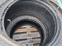 2x shovelband en 1x vrachtwagenband, o.a titan, michelin - afbeelding 4 van  7