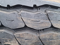2x shovelband en 1x vrachtwagenband, o.a titan, michelin - afbeelding 5 van  7