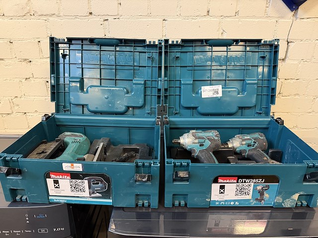 2x slagmoersleutel, 1x decoupeerzaag, 2x koffer makita, 2x dtw285zj, 1x djv182zj - afbeelding 2 van  6