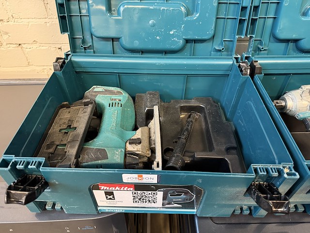 2x slagmoersleutel, 1x decoupeerzaag, 2x koffer makita, 2x dtw285zj, 1x djv182zj - afbeelding 4 van  6