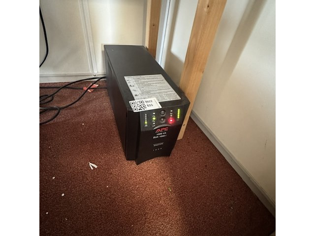 2x smart ups apc, 1500 va sua 1500 i en 1000va sua 1000 i - afbeelding 1 van  2