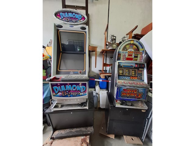 2x speelautomaat - afbeelding 1 van  10