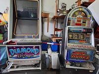 2x speelautomaat