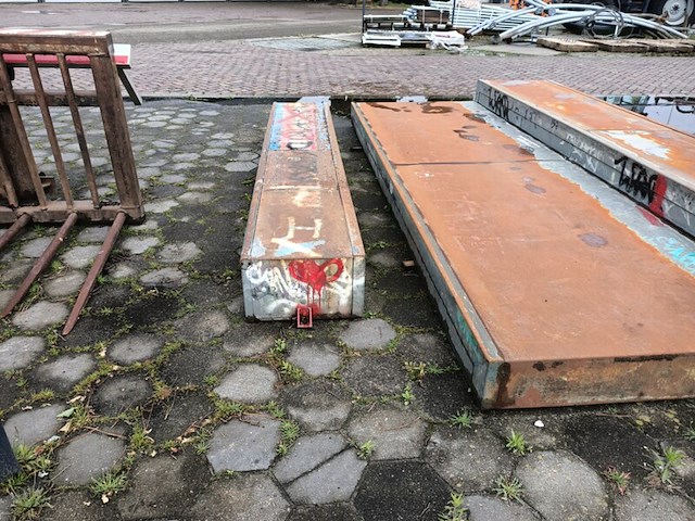 2x speeltoestel - skate element - afbeelding 8 van  8