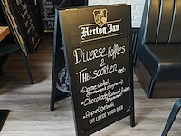 2x staande hertog jan krijtborden