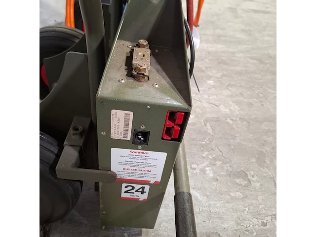 2x startbooster op transportwagen, powervamp, nato 200 - afbeelding 7 van  16