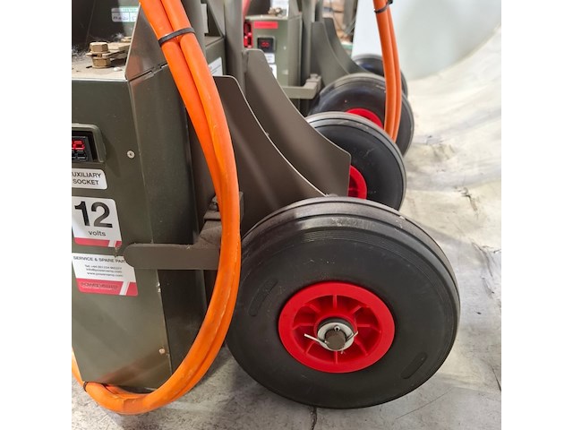 2x startbooster op transportwagen, powervamp, nato 200 - afbeelding 12 van  16