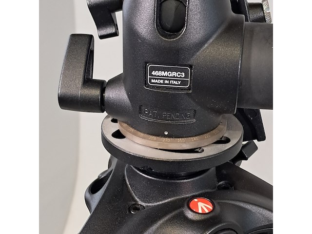 2x statief, manfrotto, o.a mt057c4 - afbeelding 9 van  10