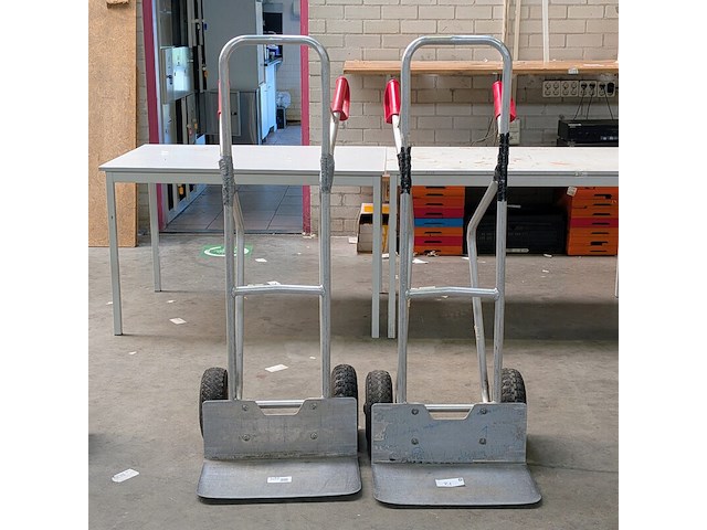 2x steekwagen op luchtbanden fetra - afbeelding 1 van  6